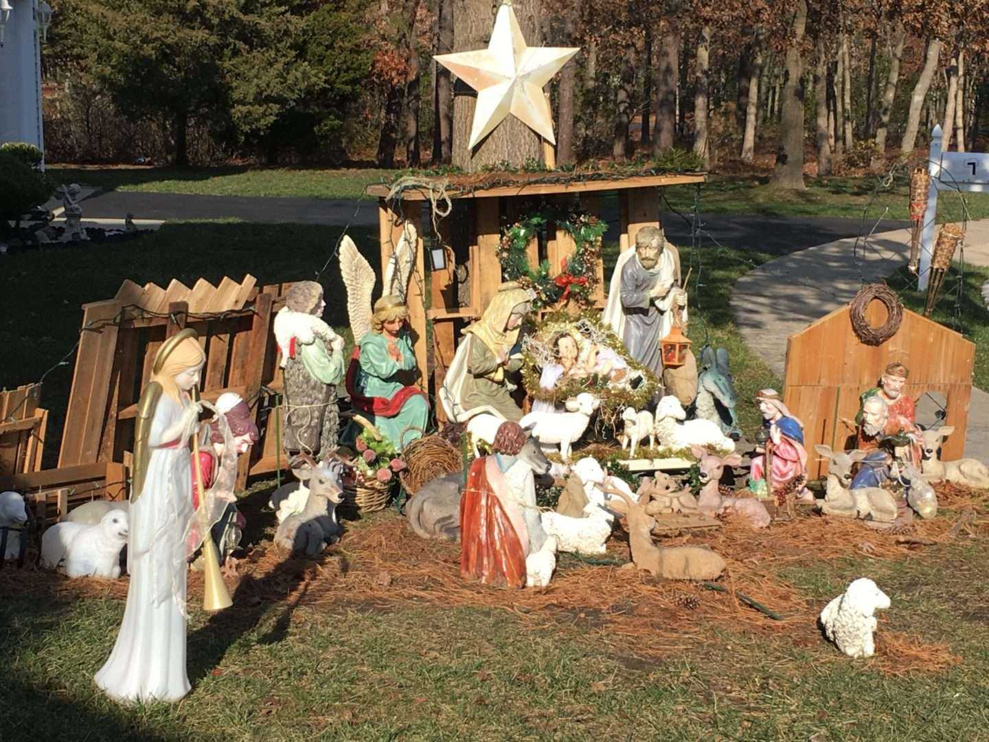 THE CHRISTMAS PRESEPIO THE CHRISTMAS PRESEPIO